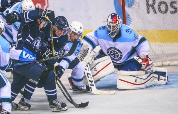 Хоккейная «Сибирь» проиграла в Загребе